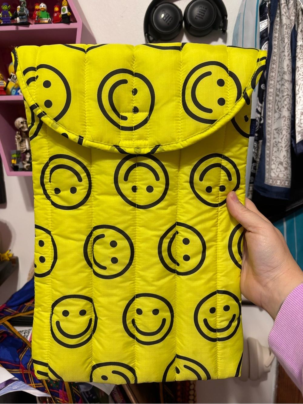BAGGU Yellow Quilted Laptop Sleeve with Black Smiley Print